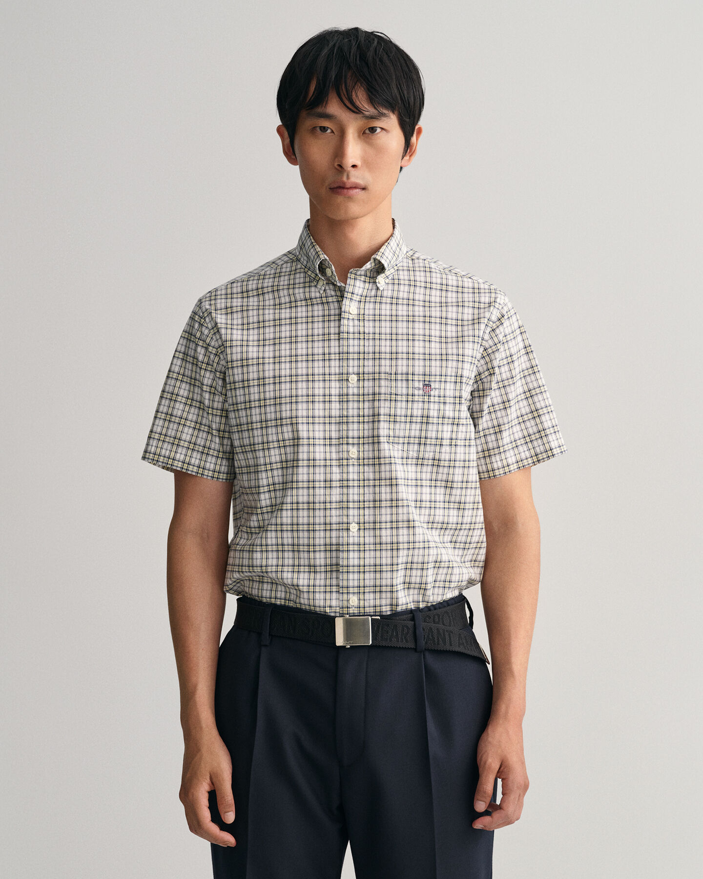 Regular fit poplin-skjorte med mikrotern og korte &aelig;rmer