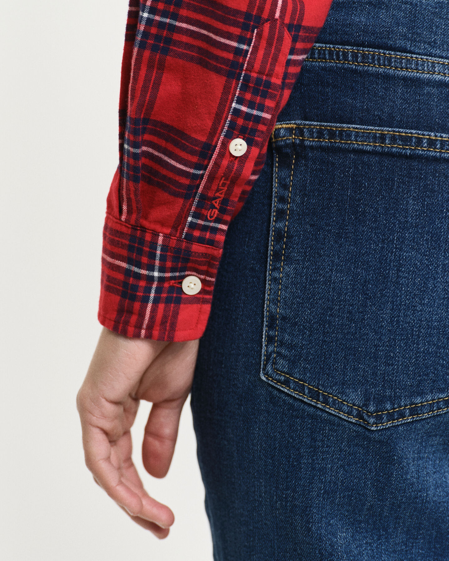 Regular fit ternet flannelskjorte