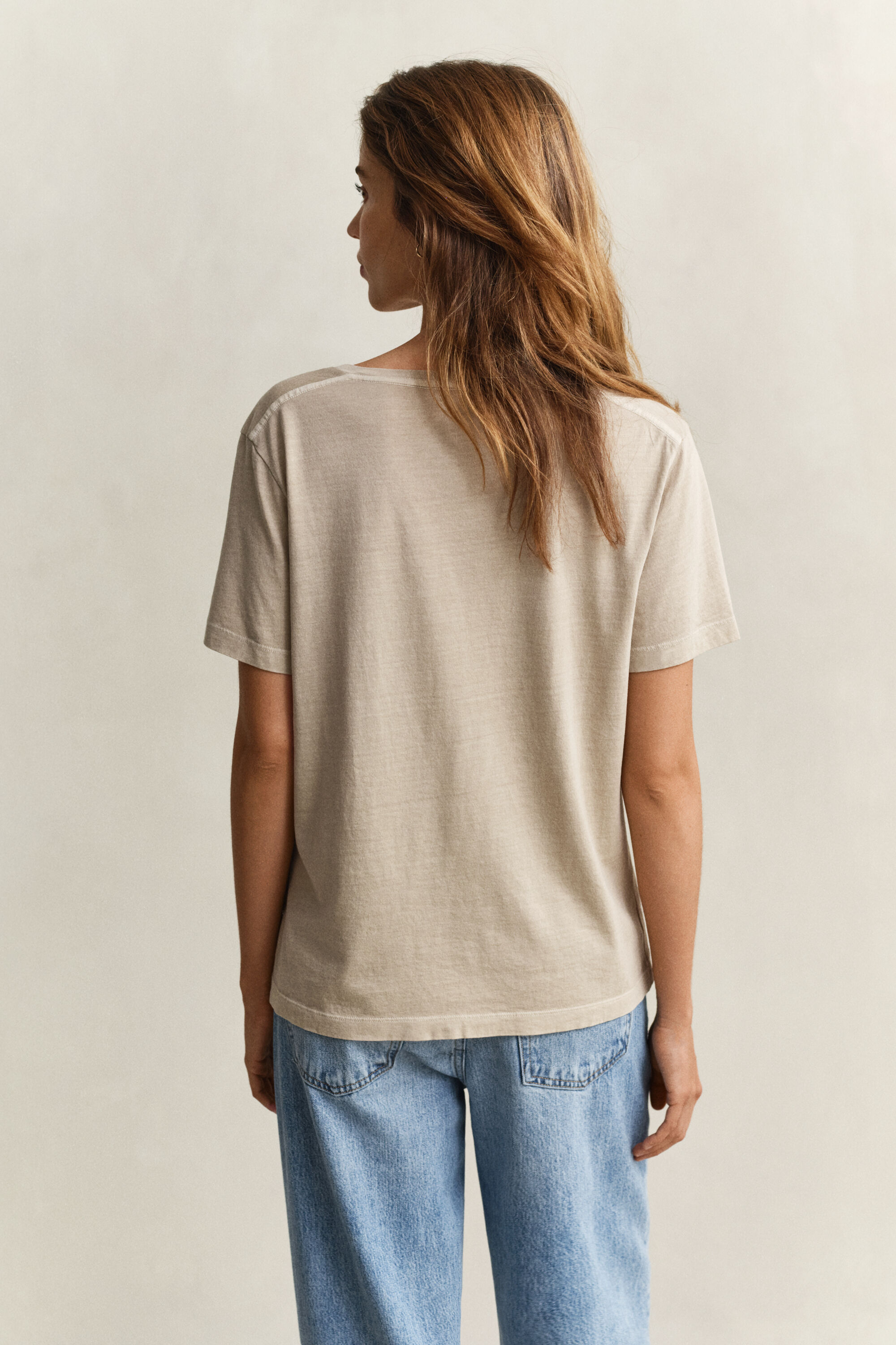 Vasket Shield T-shirt med V-hals