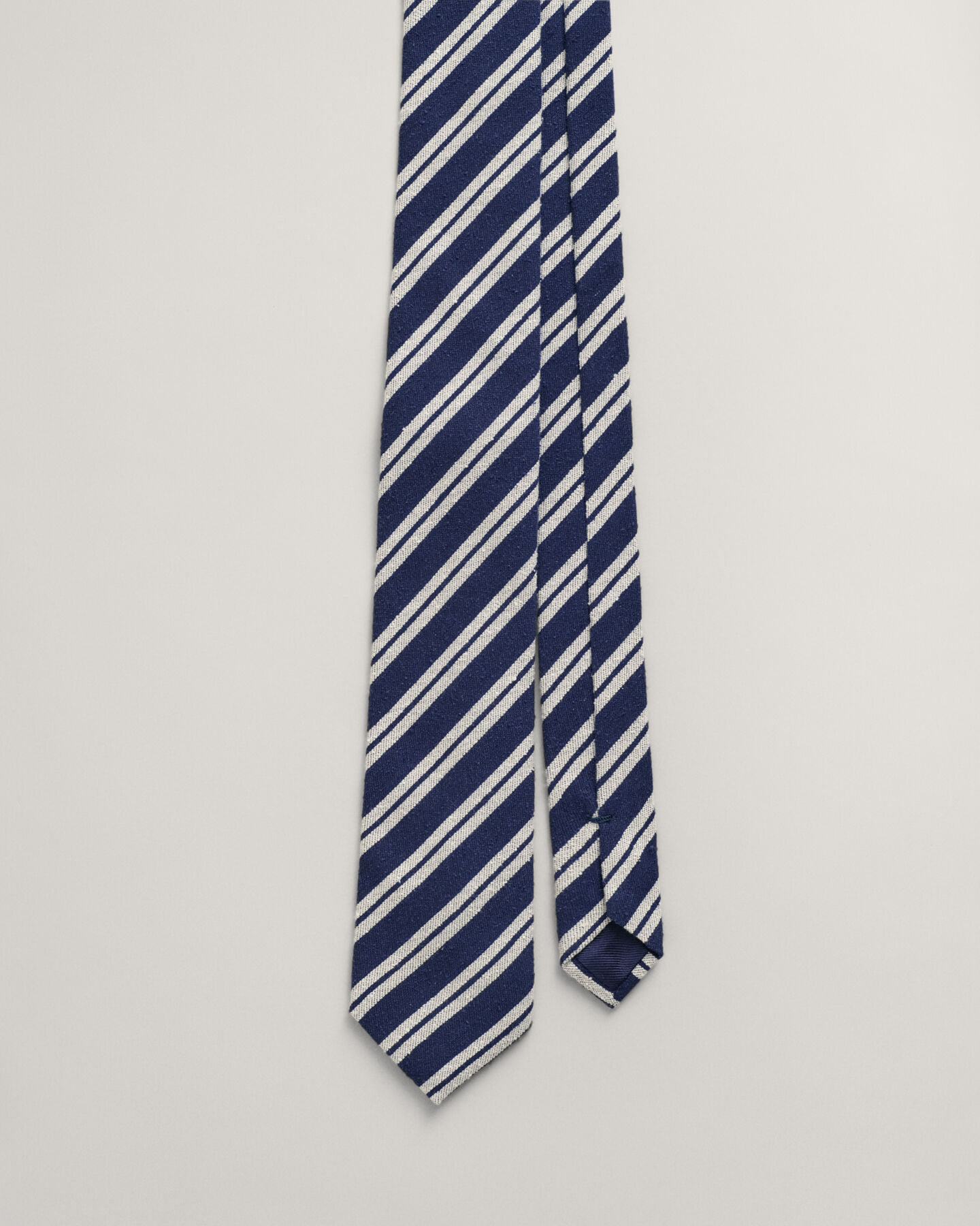 Stribet slips i råsilke