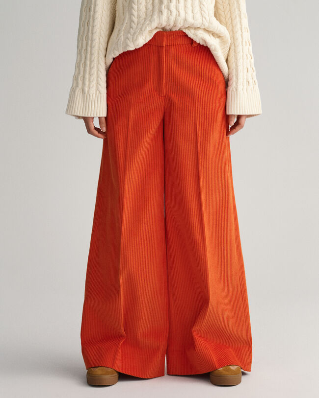 H&oslash;jtaljede bukser i jernbanefl&oslash;jl med brede ben