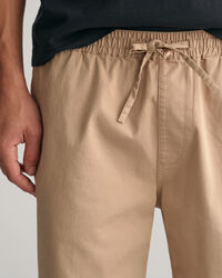 Logo shorts med l&oslash;besnor