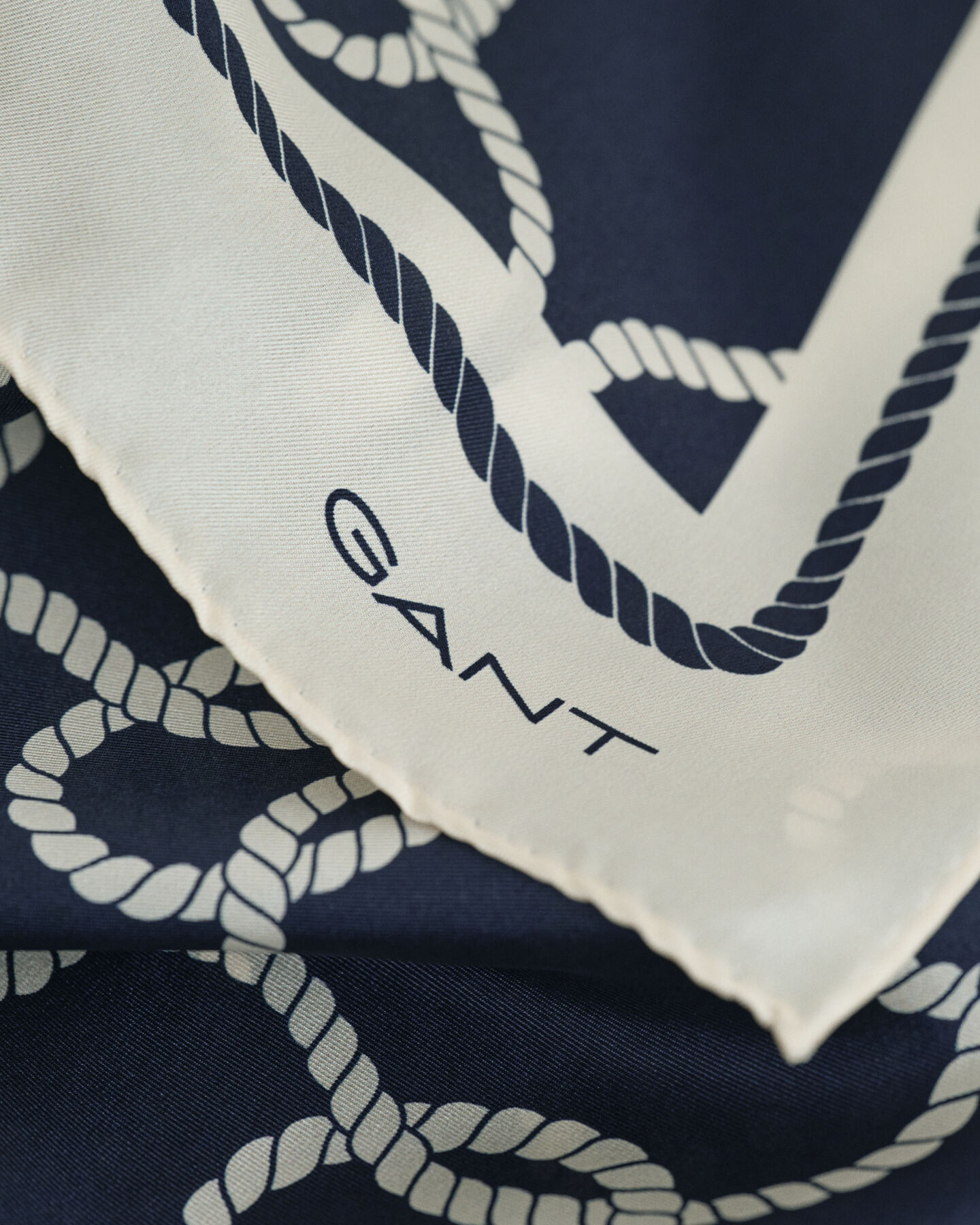 Silketørklæde med rebtryk