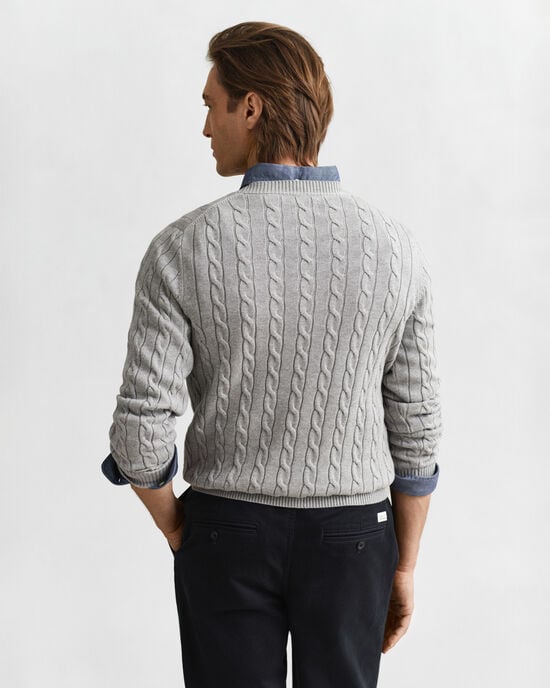 Crewneck sweater af bomuld med kabelstrik