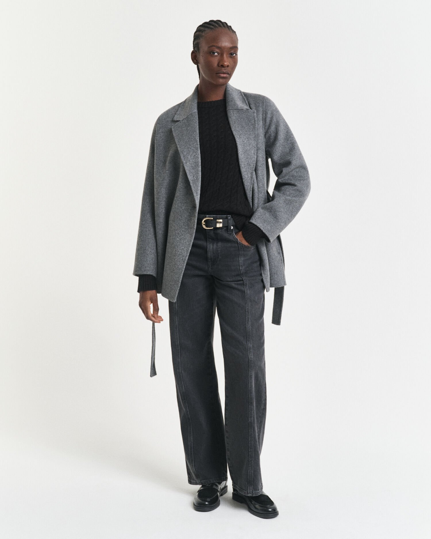 Crewneck sweater af kashmir med kabelstrik