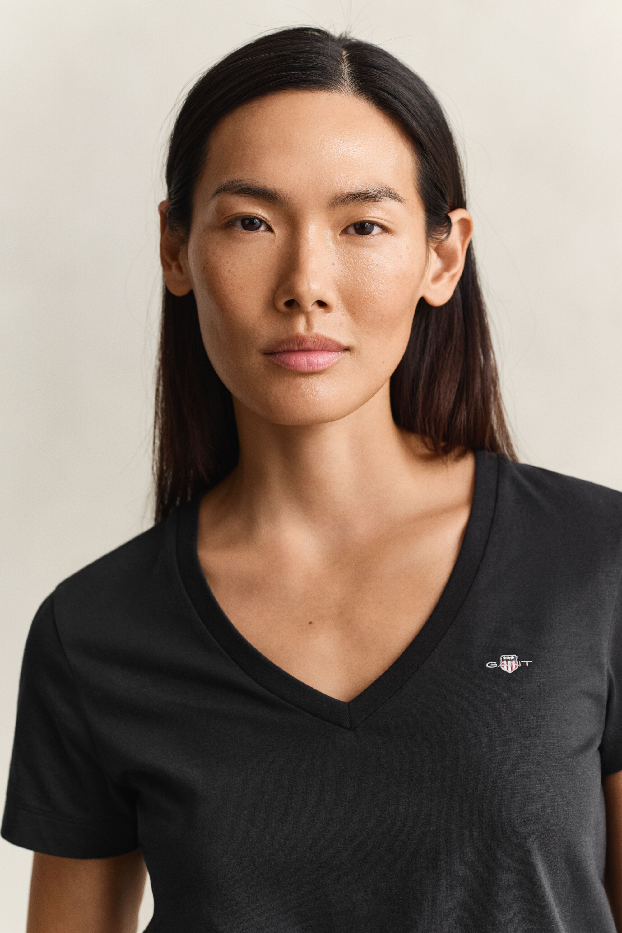 Shield T-shirt med V-hals