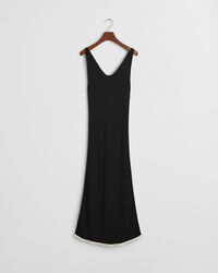 Ribstrikket stropkjole