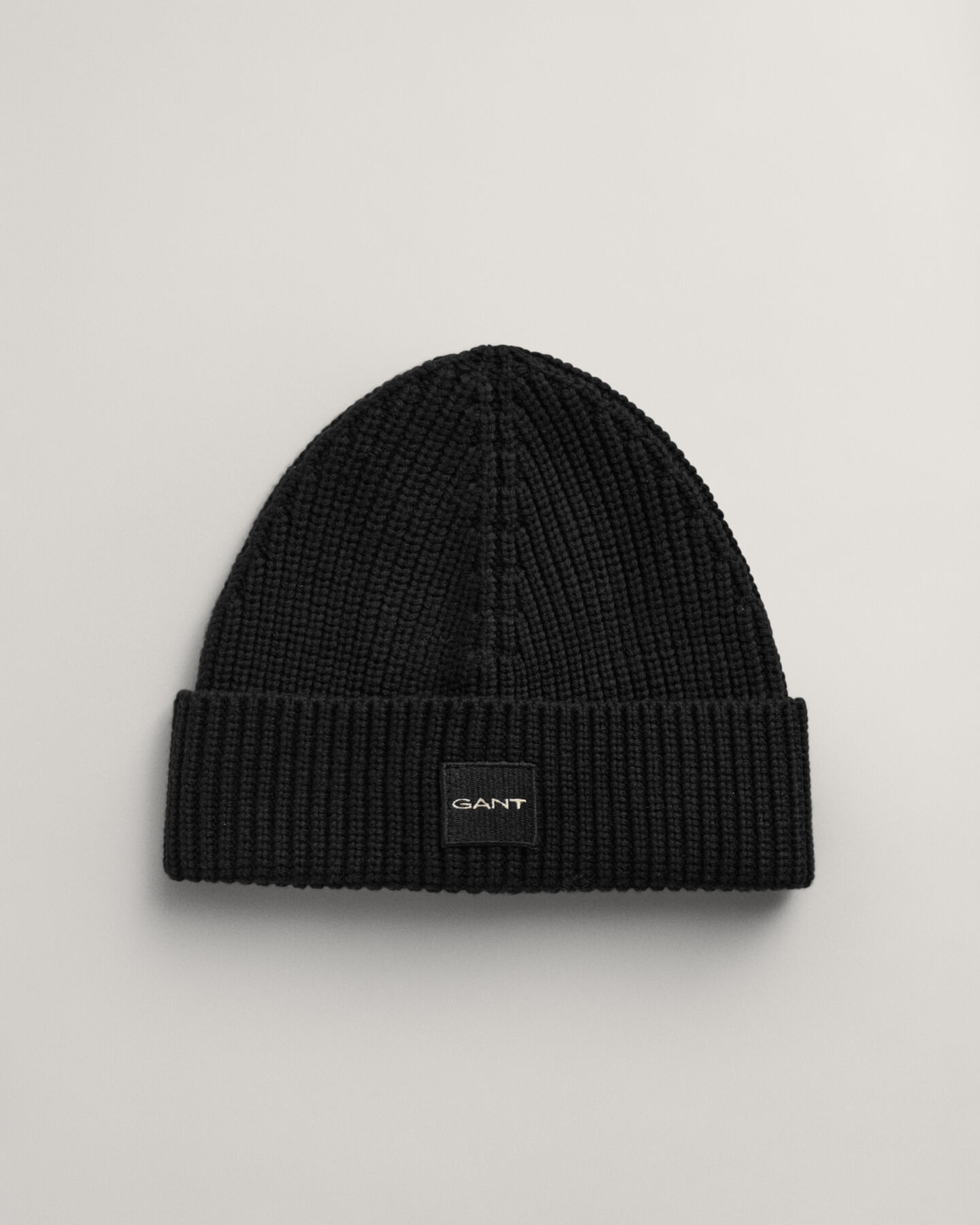 Ribstrikket beanie i bomuld