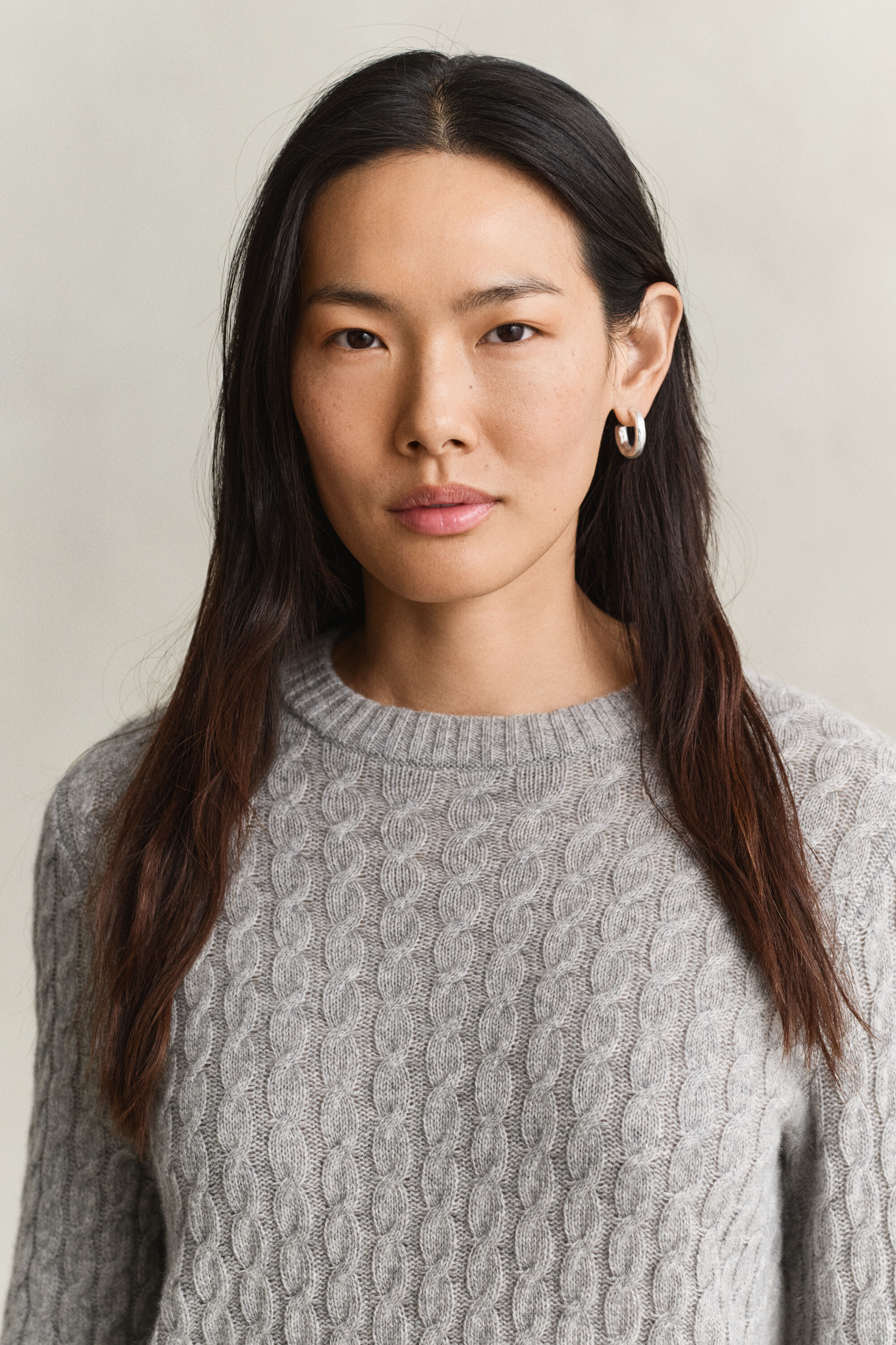 Sweater af kashmir med kabelstrik