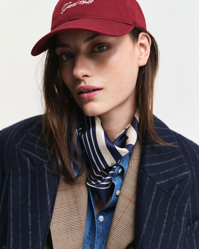 Silketørklæde med kanter og monogram