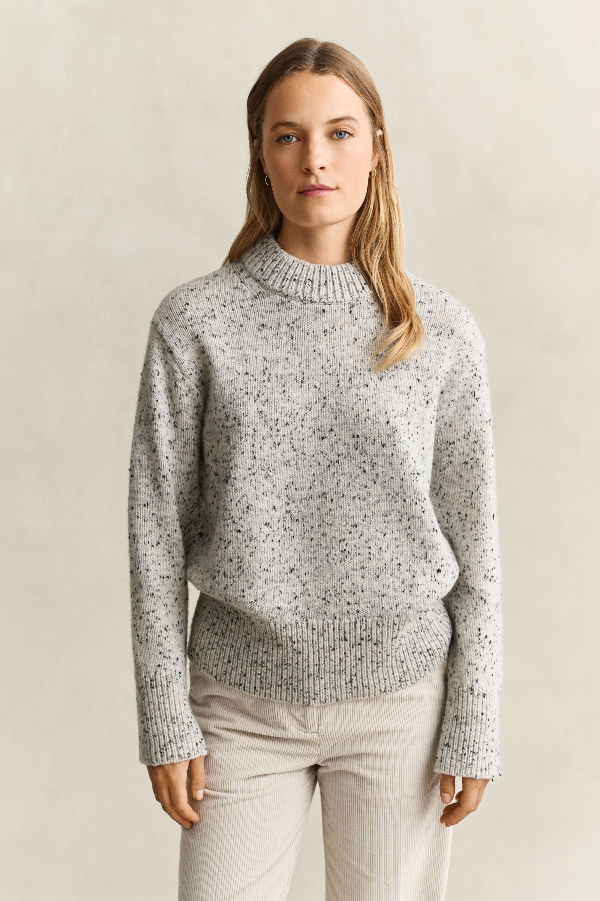 Sweater i uldblanding med nister