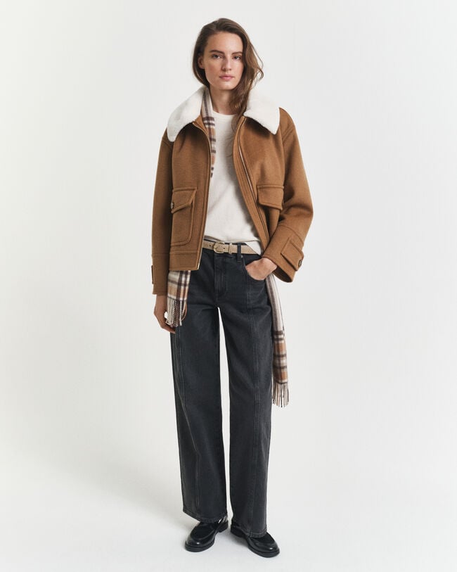 Kortærmet sweater i ekstra fin lammeuld med crewneck