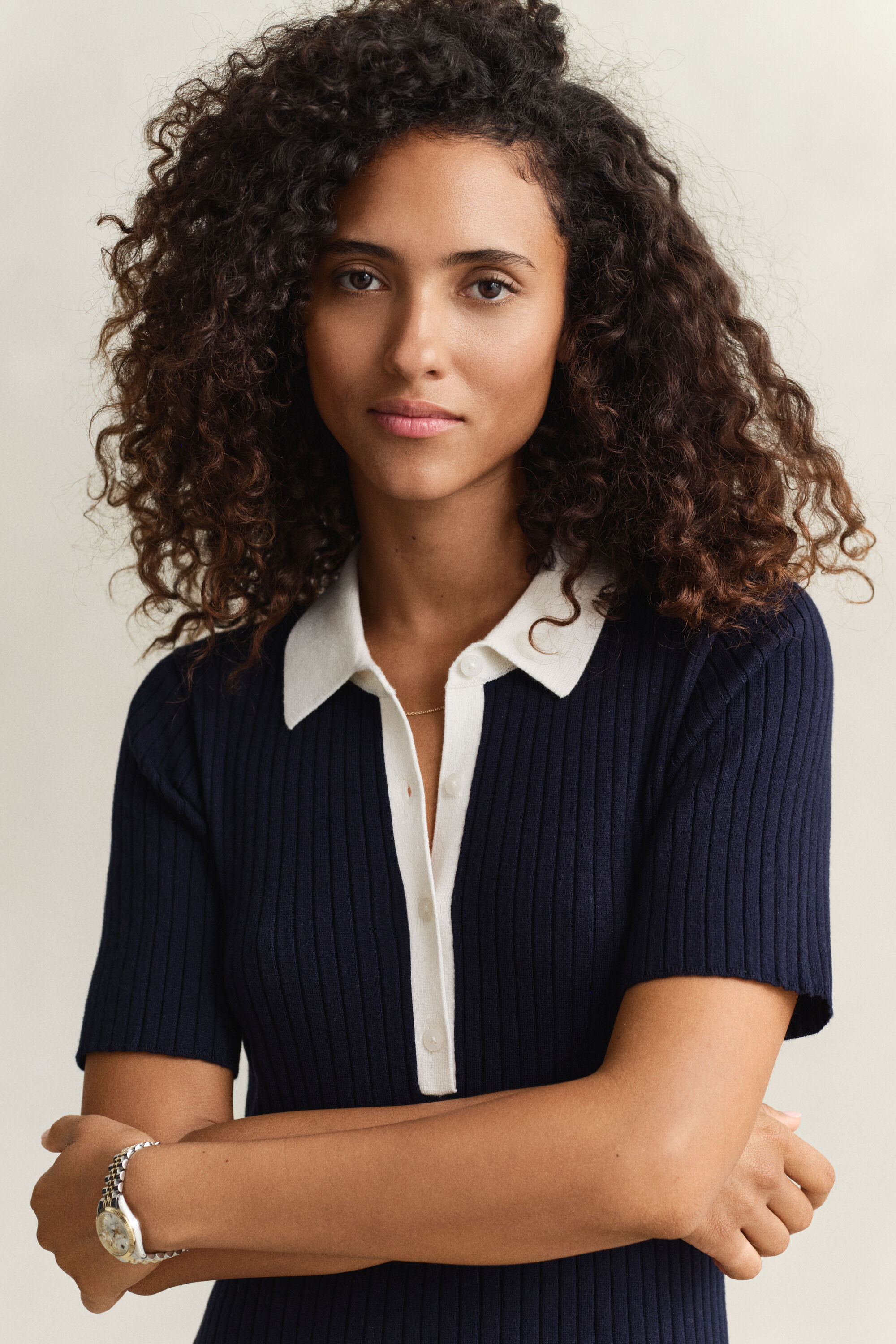 Ribstrikket polokjole