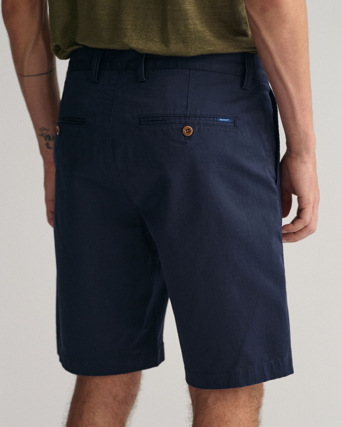 Hallden Slim fit shorts af twill