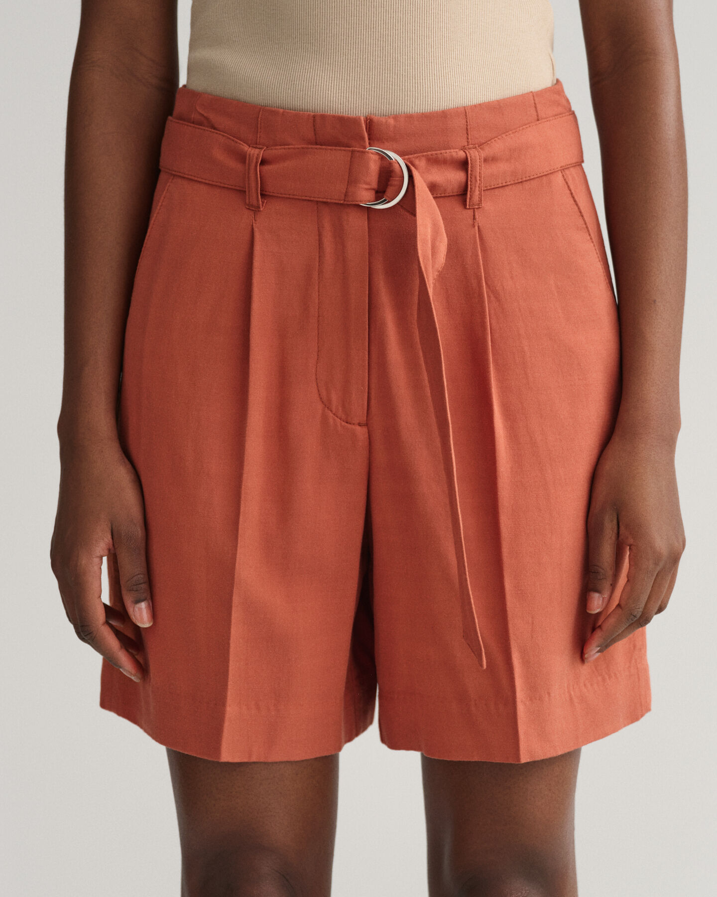 Relaxed fit shorts med b&aelig;lte