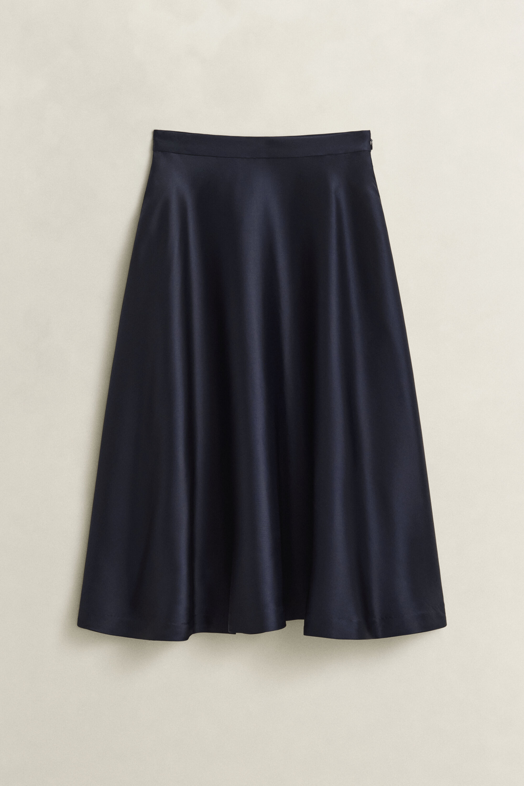 Volume satin nederdel