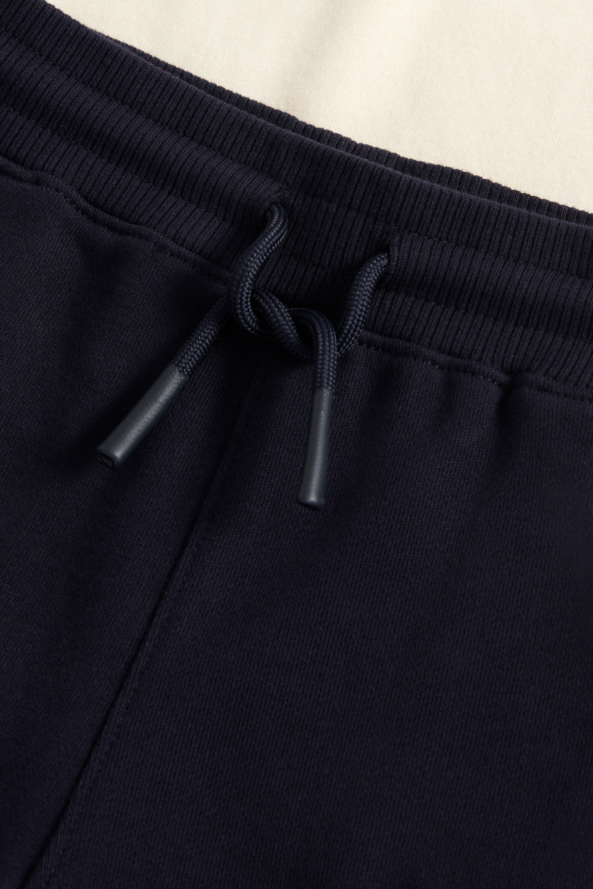 Boys Shield sæt med T-shirt og joggingshorts