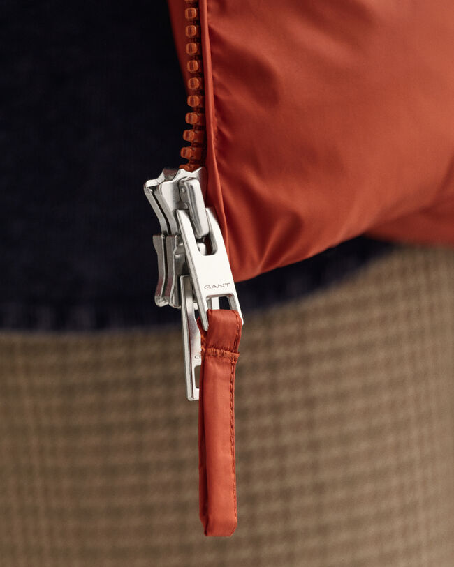 Skinnende pufferjakke