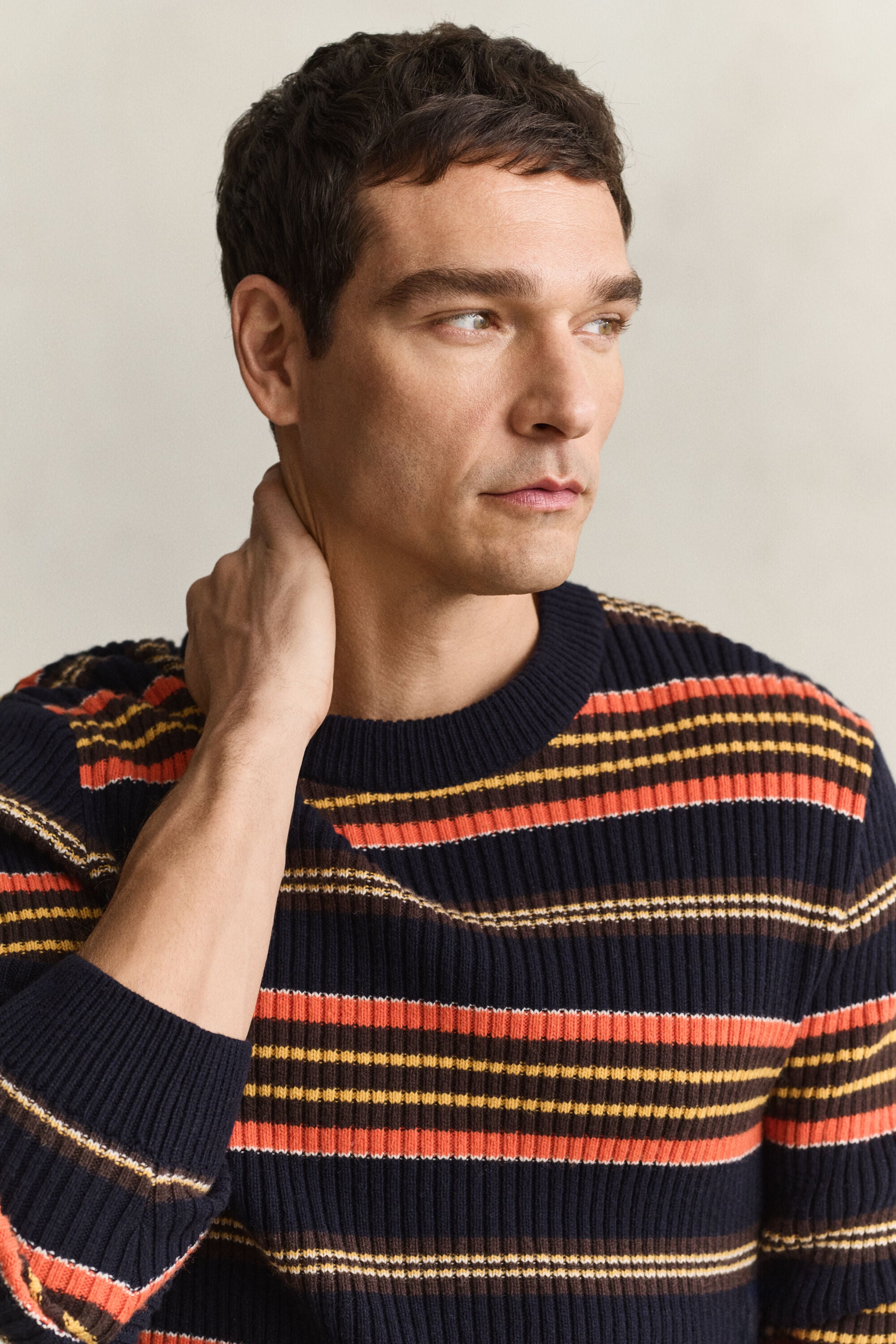 Stribet ribstrikket sweater