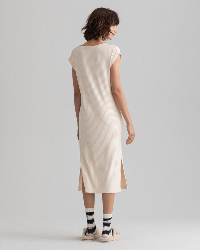 Detail jerseykjole med slidser