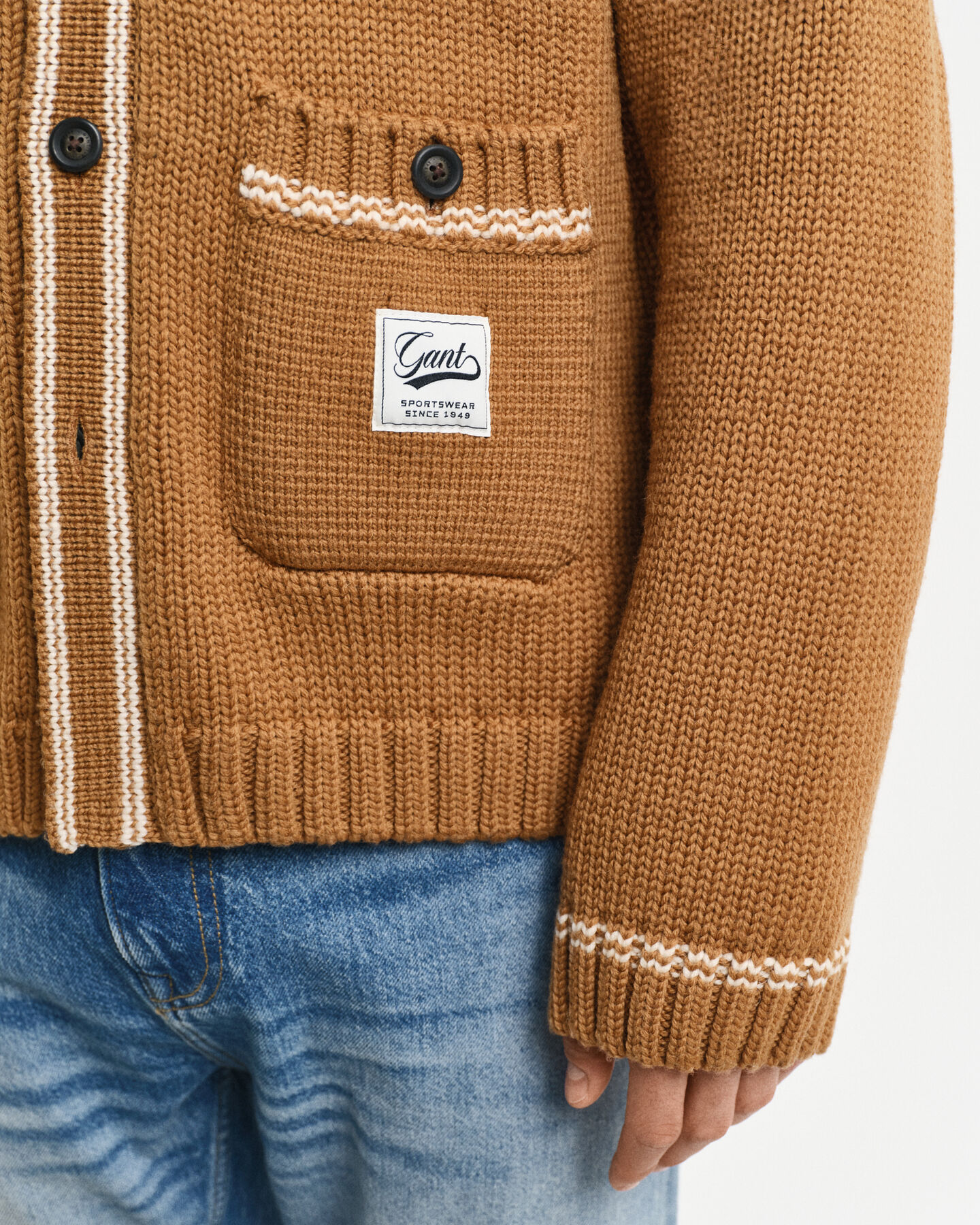 Cardigan i uld med knapper