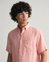 Regular fit h&oslash;rskjorte med korte &aelig;rmer