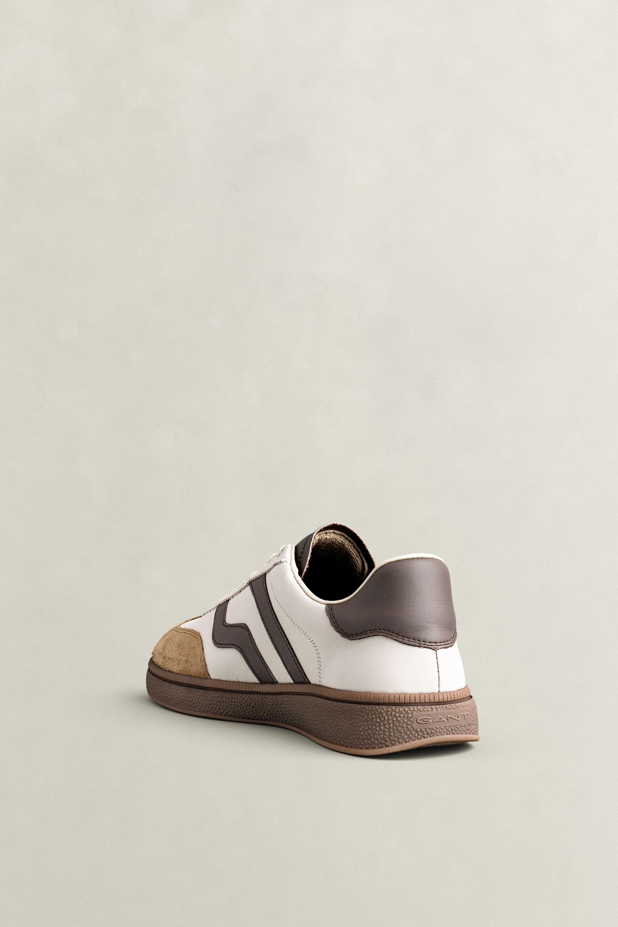 Cuzmo sneakers i læder og ruskind