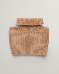 Ribstrikket forstykke