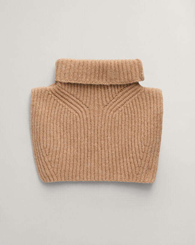 Ribstrikket forstykke