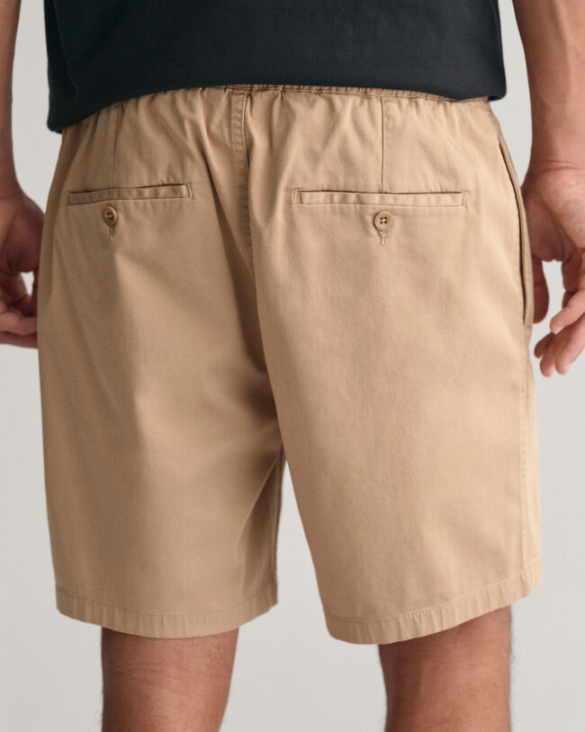 Logo shorts med l&oslash;besnor