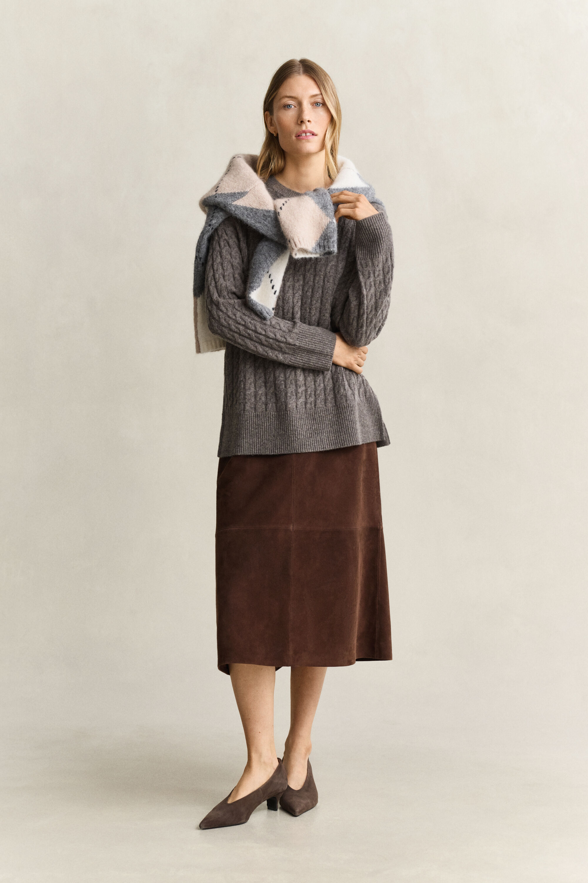 Sweater af uld og kashmir med kabelstrik