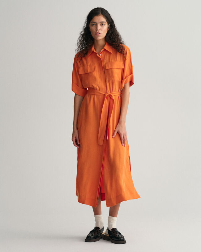 Skjortekjole med flaplommer og korte &aelig;rmer