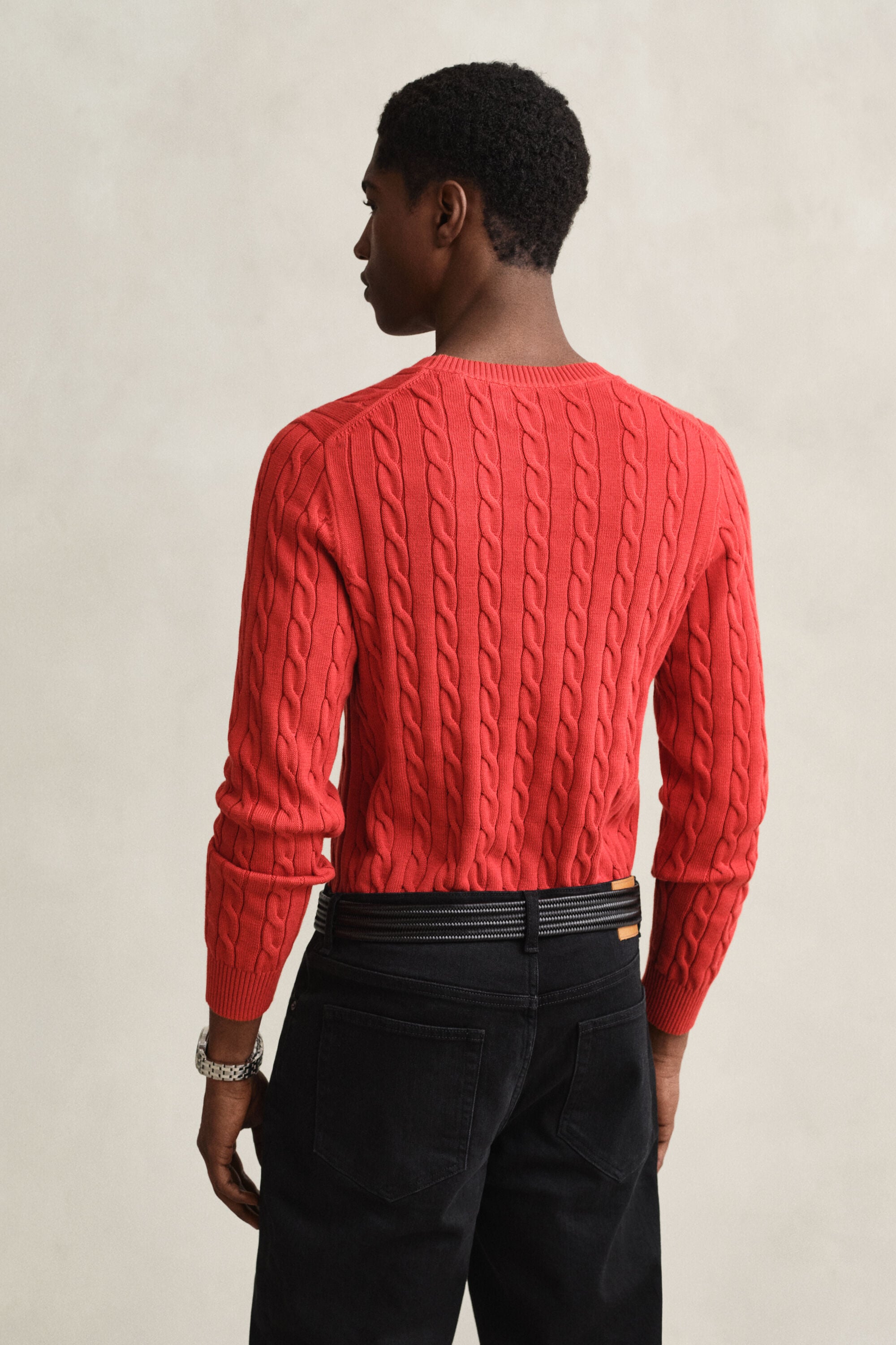 Crewneck sweater af bomuld med kabelstrik
