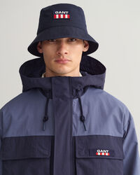 Jakke med hætte og blokke