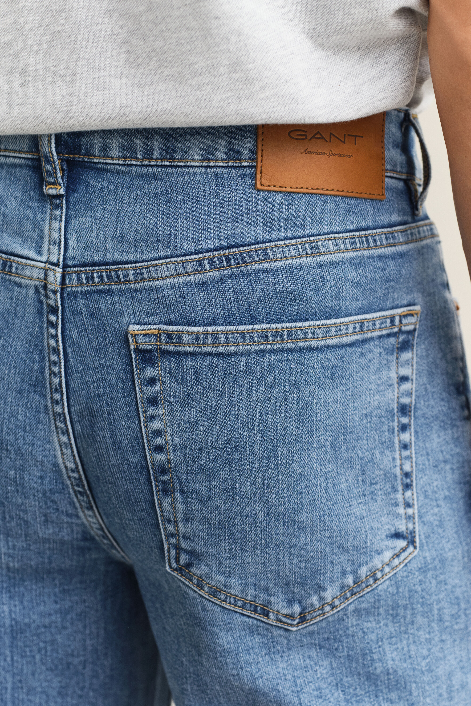 Regular fit jeans i let vask