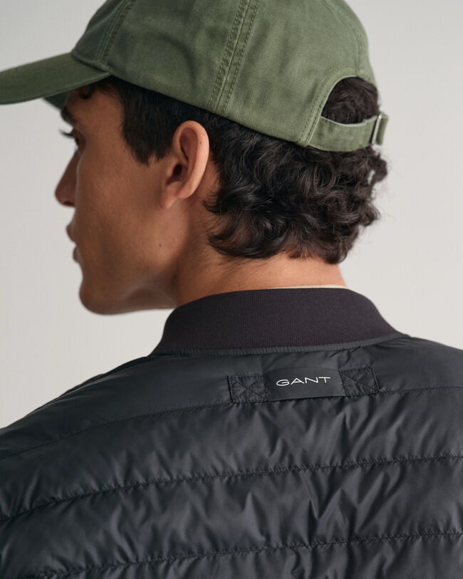 Let vatteret bomberjakke