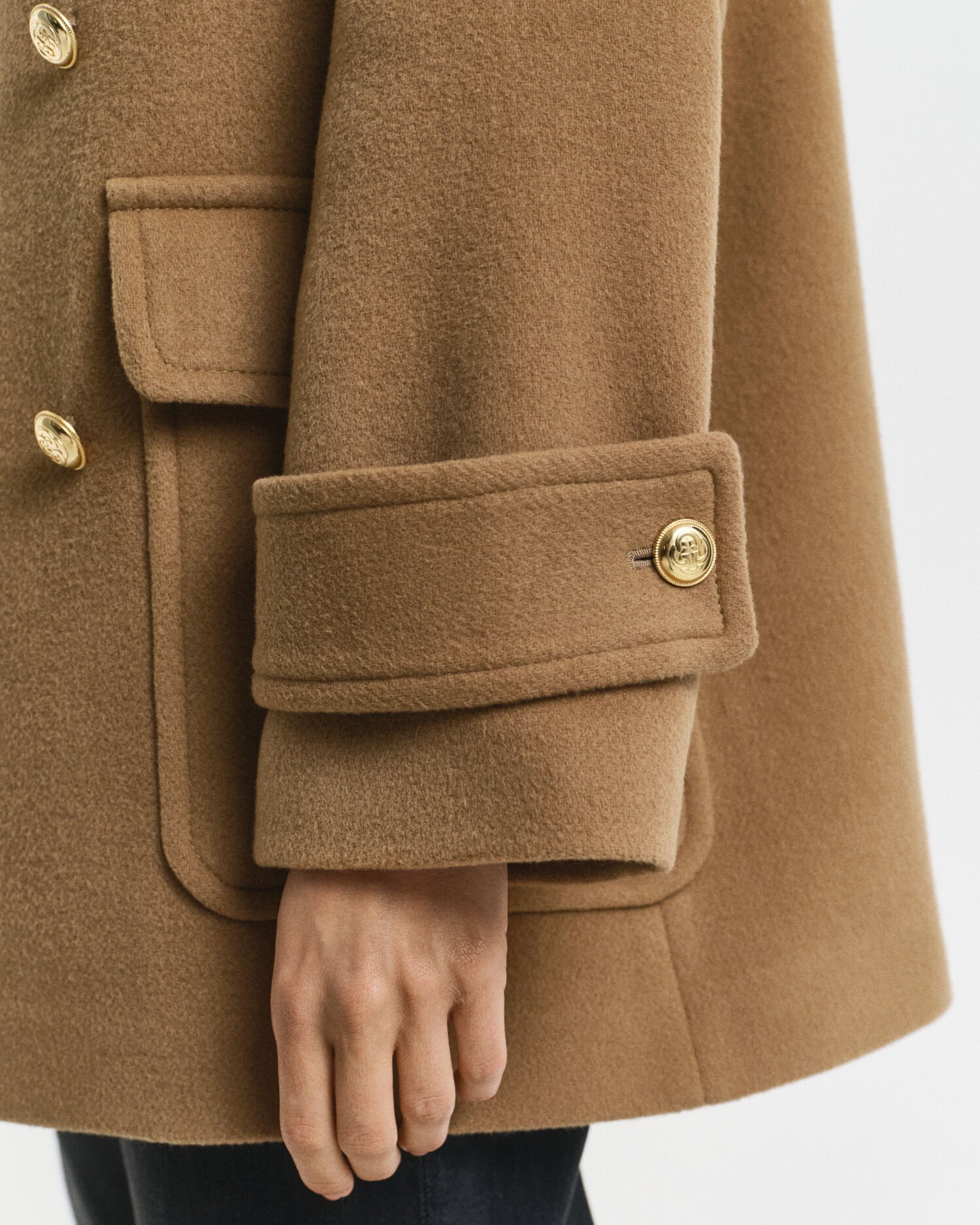 Mellemlang sømandsjakke i uld