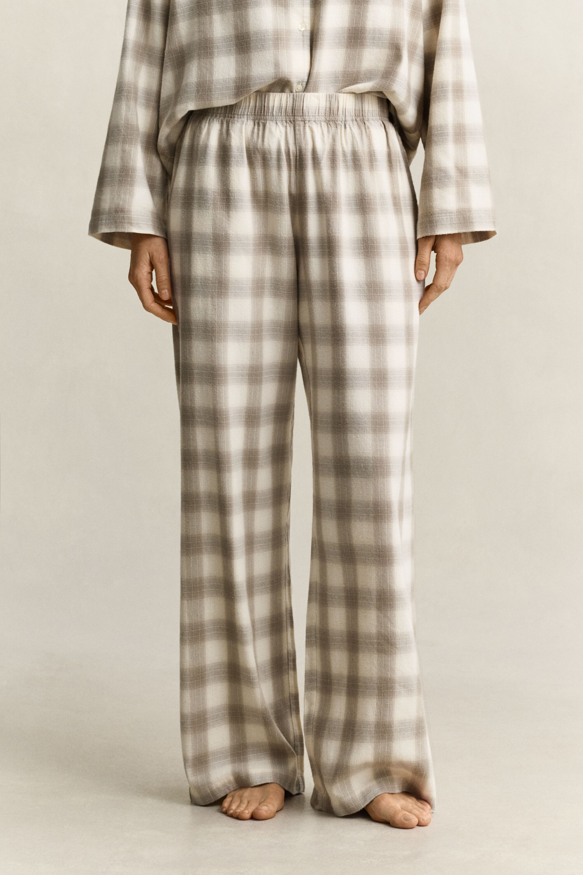 Ternet pyjamassæt af flannel