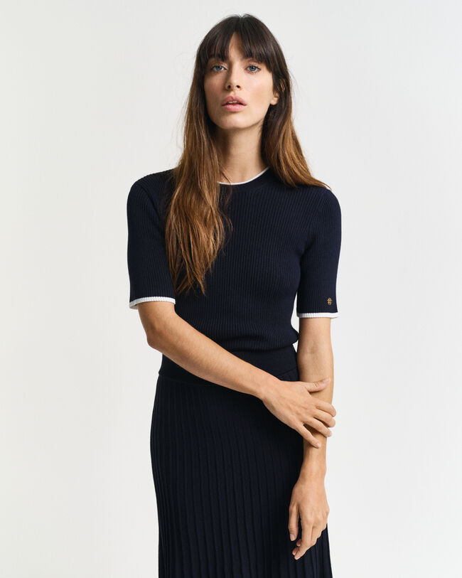 Kortærmet sweater med crewneck og kontrastfarvet ribstrik