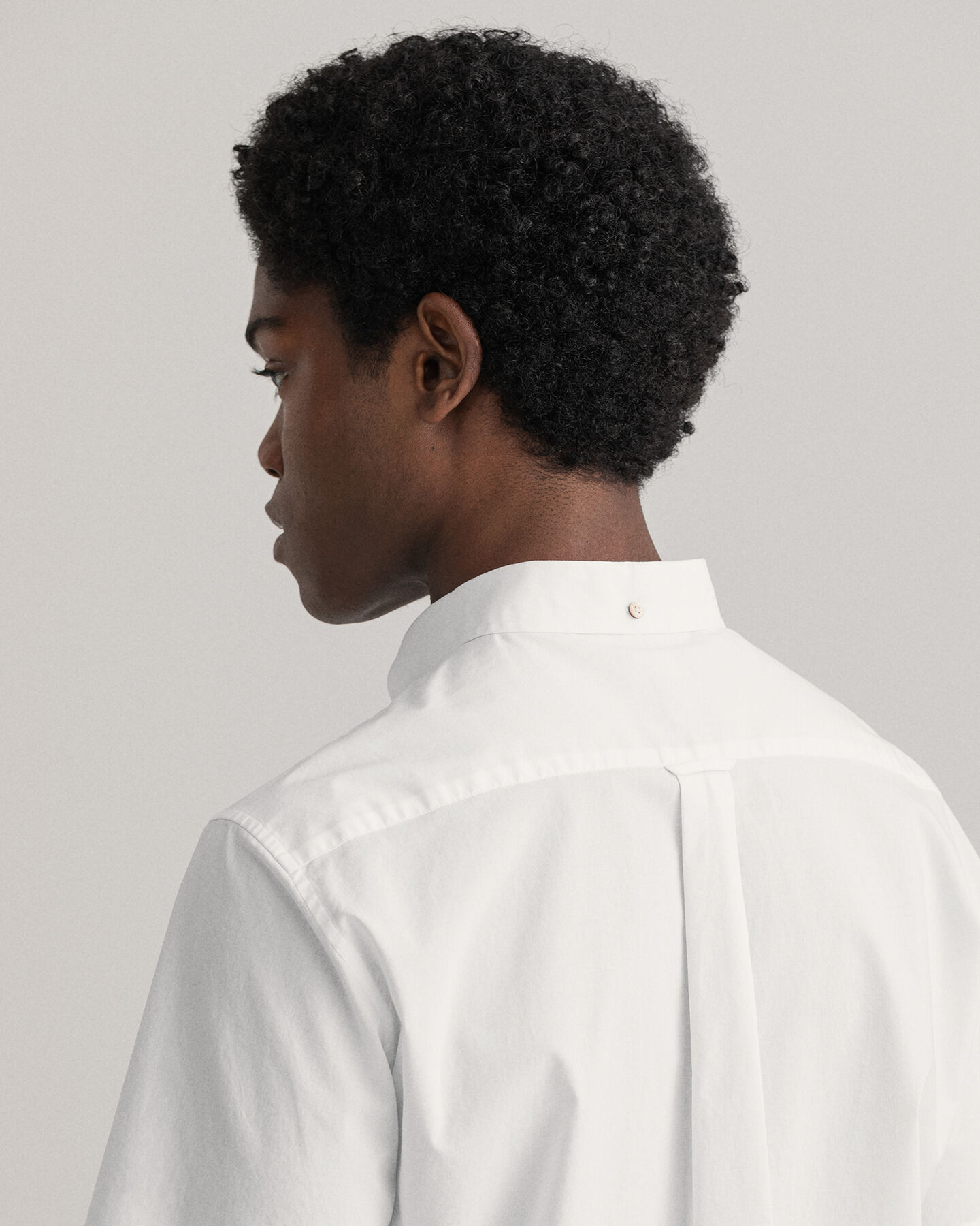 Regular fit tætvævet skjorte med korte ærmer