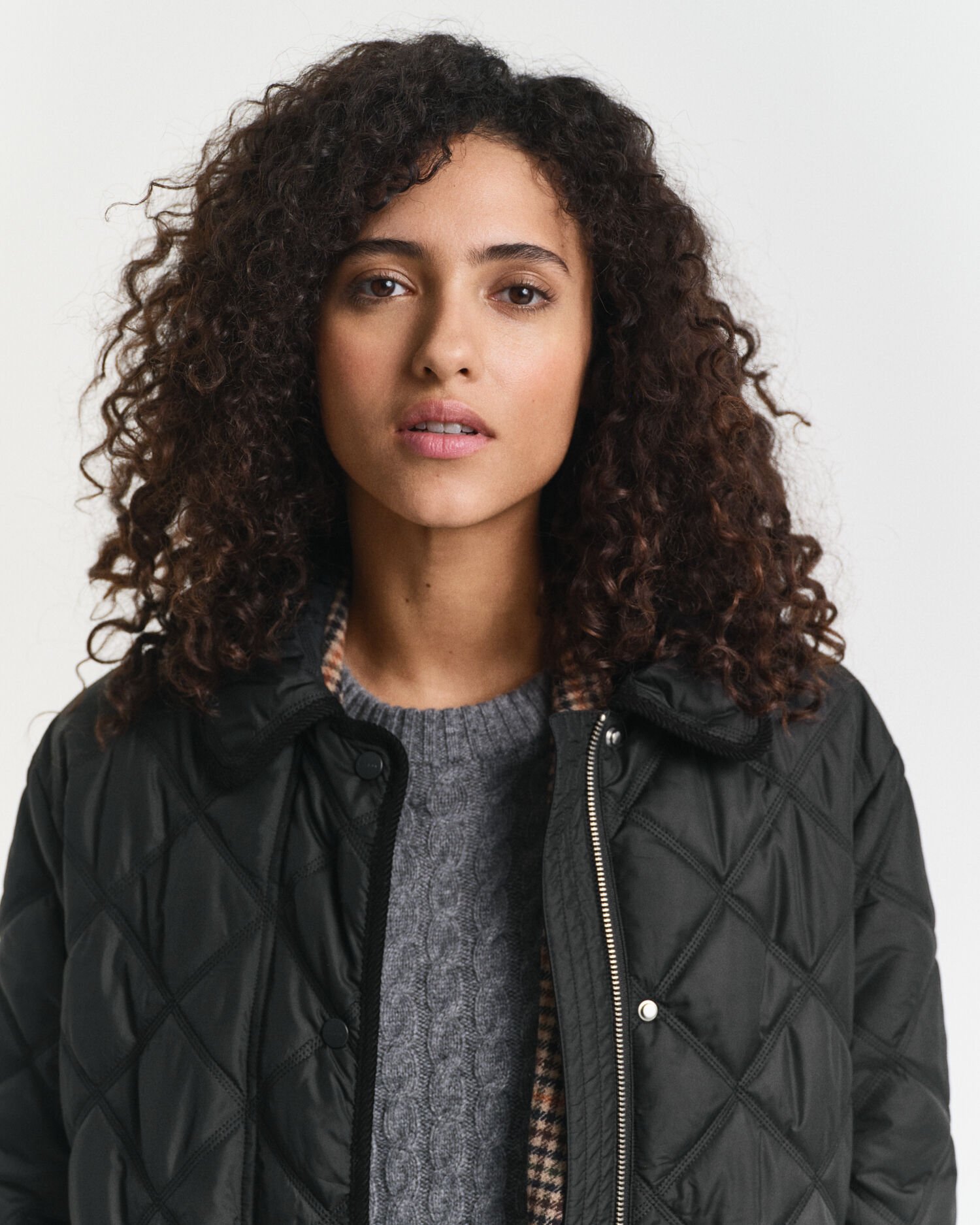 Quiltet frakke med kanter i jernbanefløjl