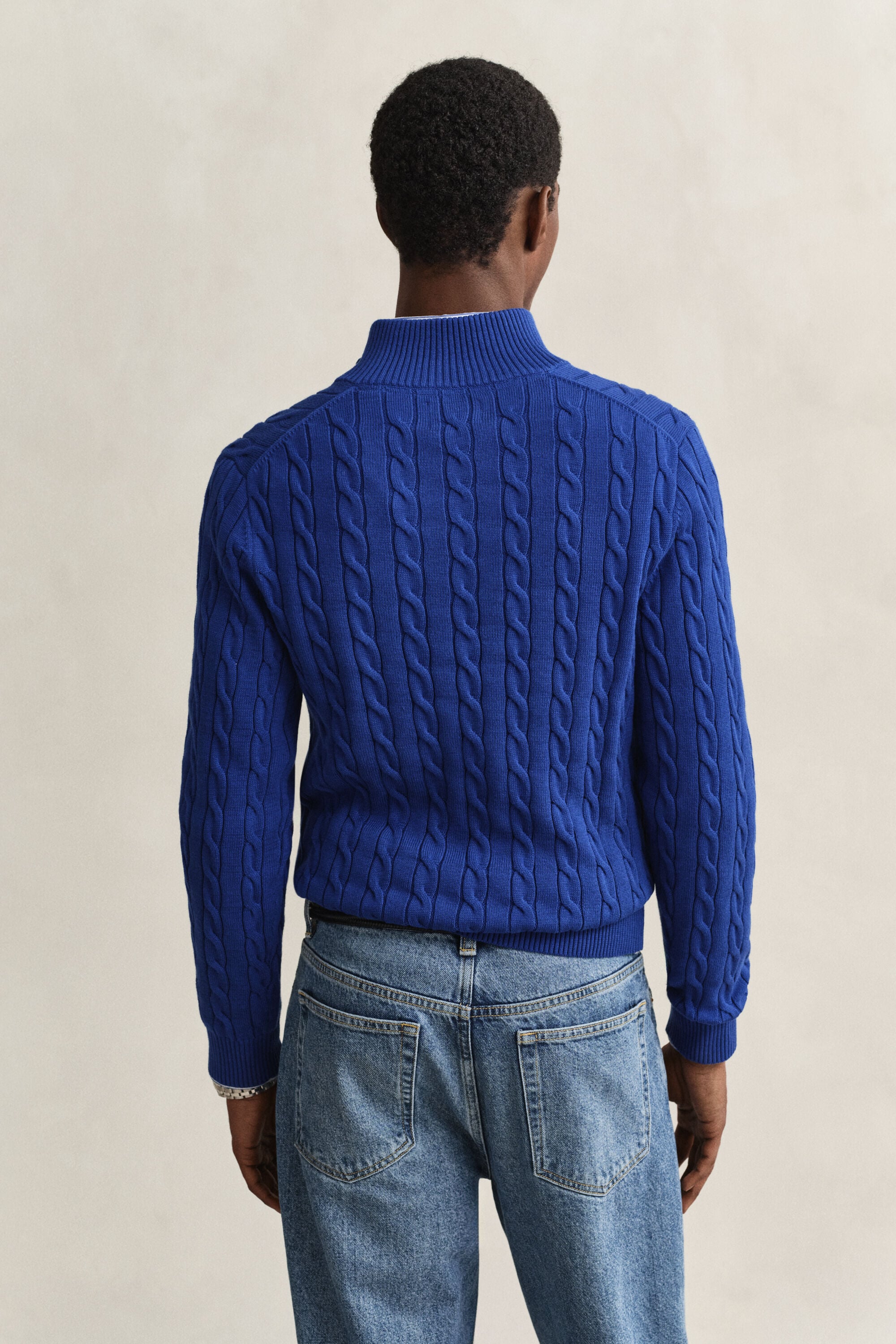 Kabelstrikket sweater af bomuld med halv lynlås