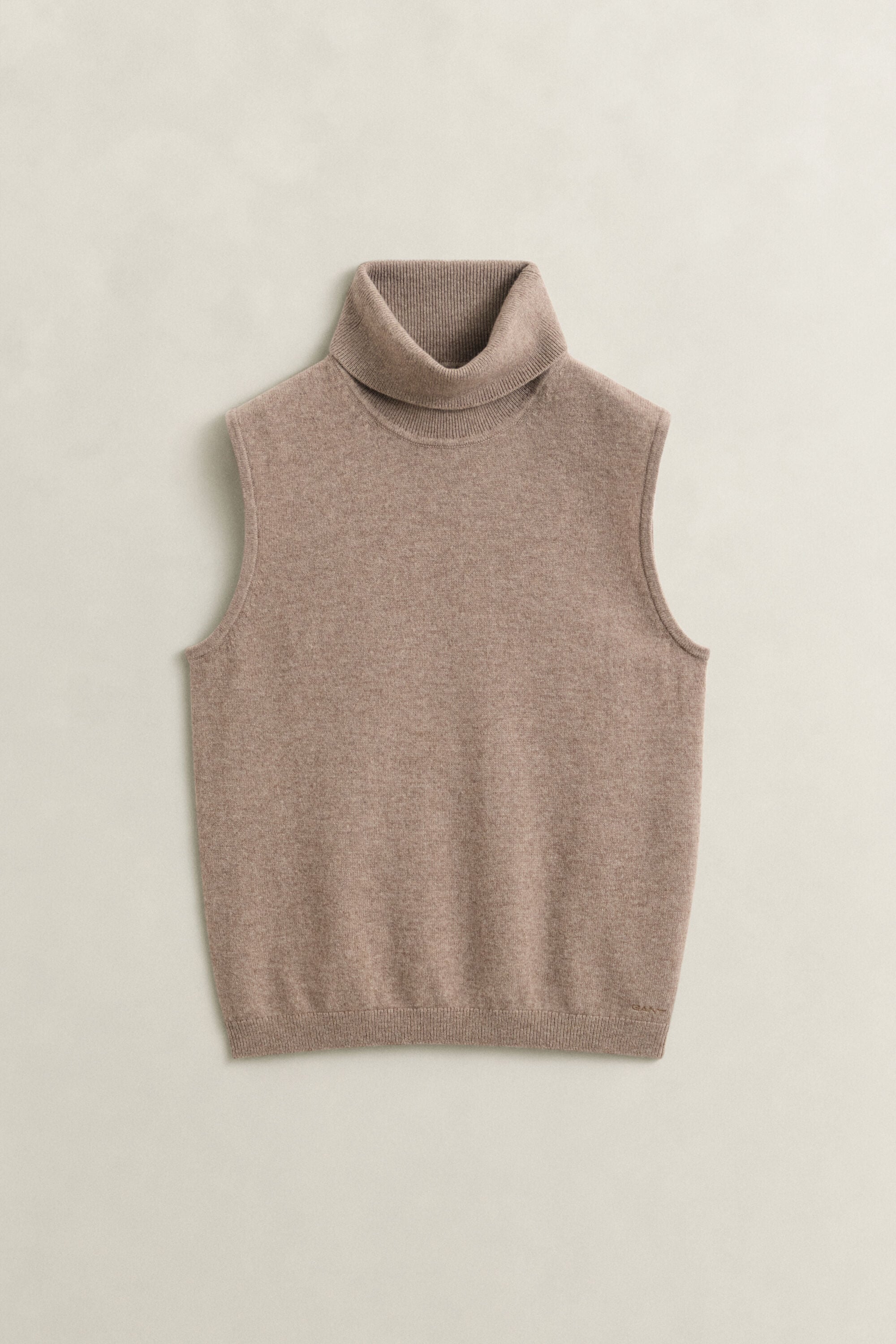 Sweater med rullekrave og uden ærmer