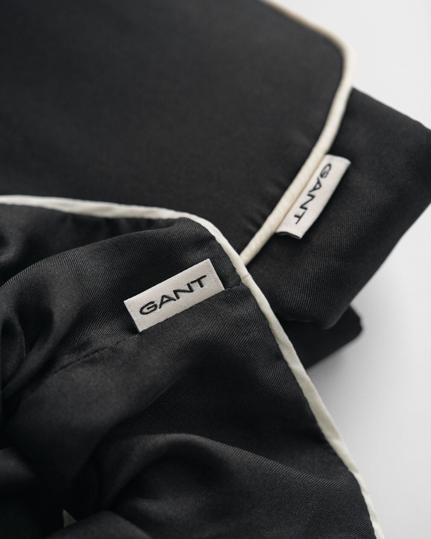 Gavesæt med sovemaske og hårbånd af silke