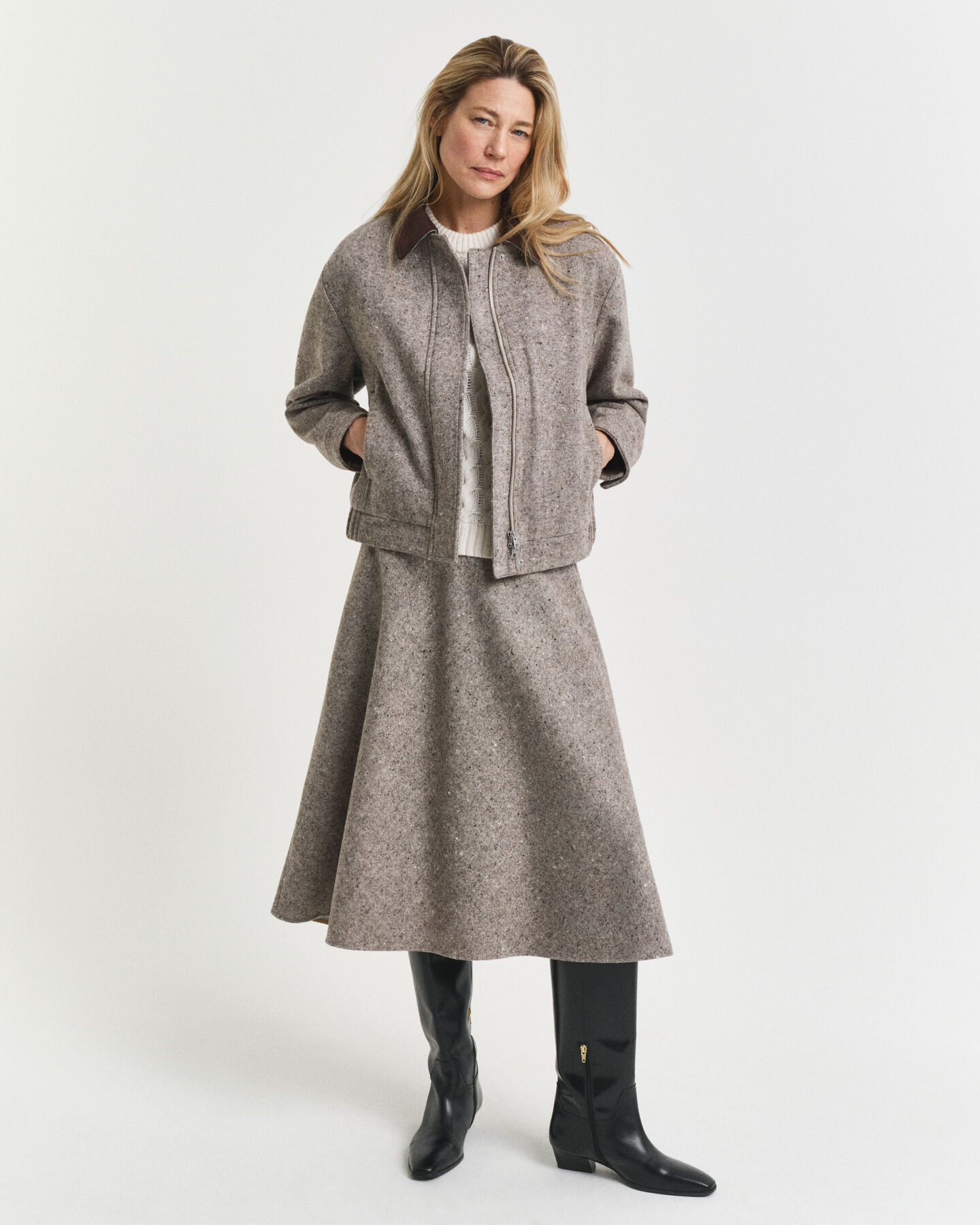 Midi nederdel i uld med svaj