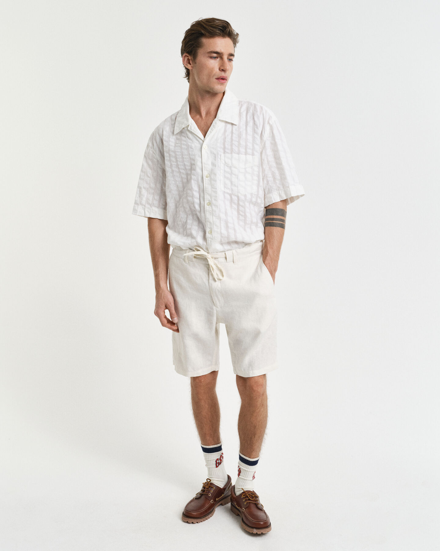 Relaxed fit shorts af hør med løbesnor