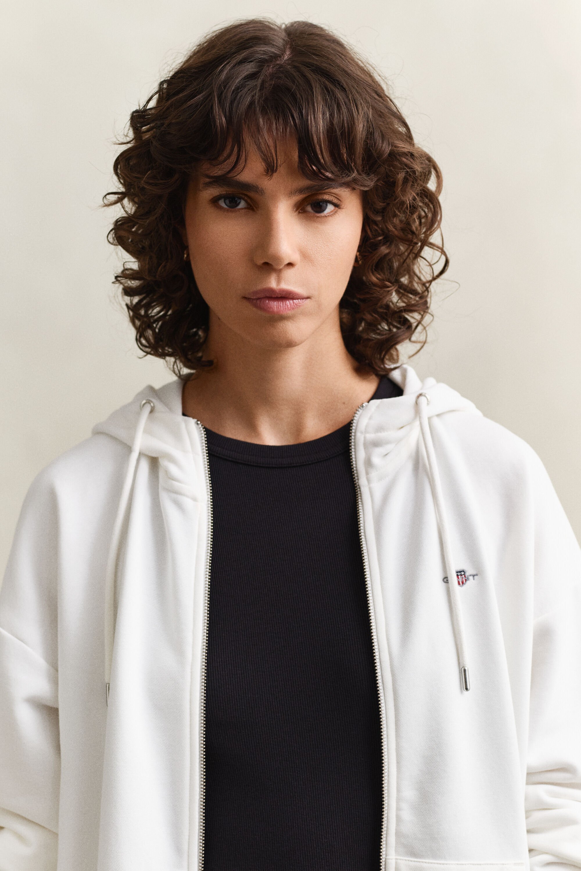 Shield hættetrøje med lynlås