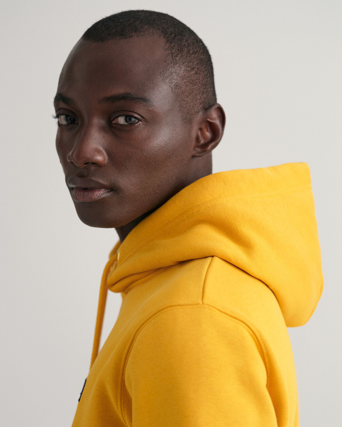 Banner Shield h&aelig;ttetr&oslash;je