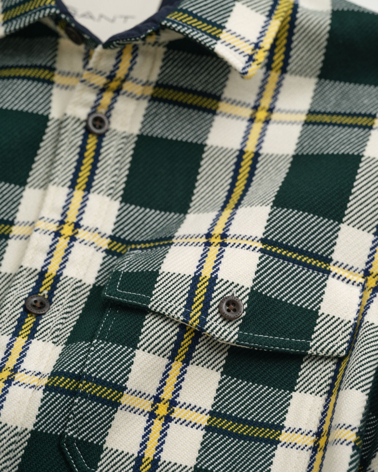 Ternet overskjorte i tung twill