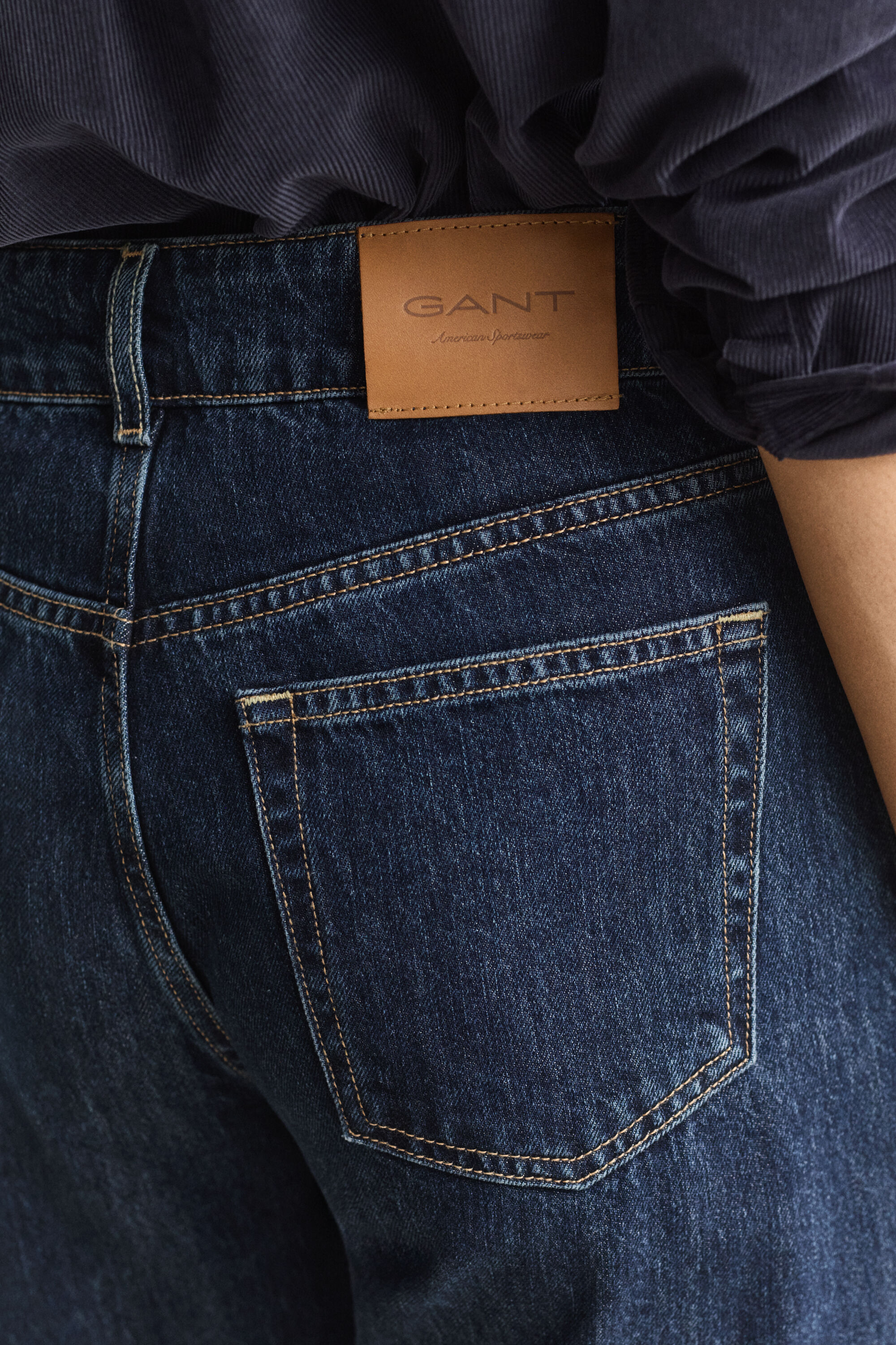 Relaxed jeans med knapper